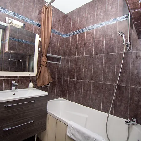 Cosy 1 Bdr Kremlin-bicetre